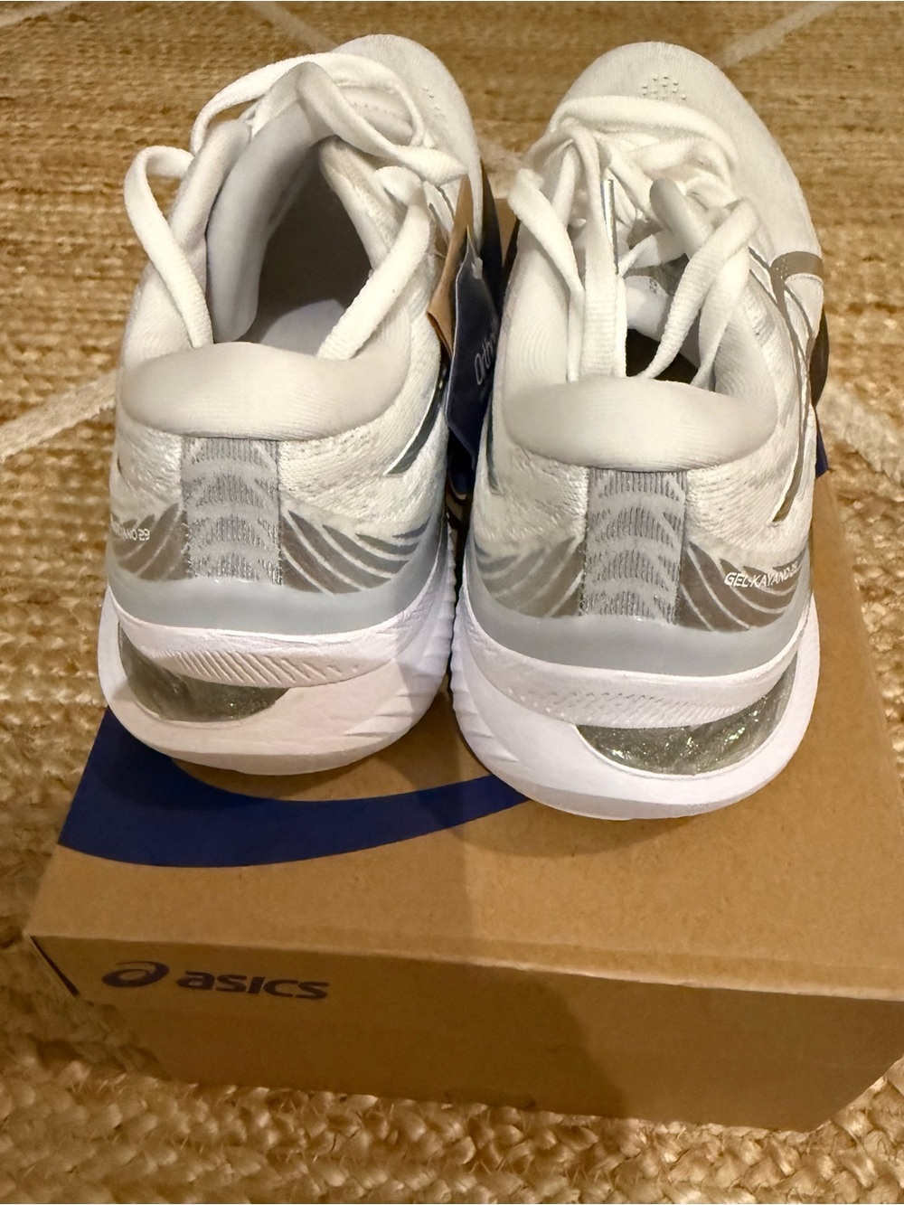ASICS Gel Kayano 29 Platinum Women’s Running Shoes White Silver Size 8.5M NEW - Picture 4 of 5